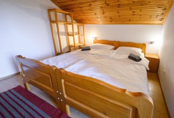 Guesthouse Mirko Hodak Селиште-Дрежничко Экстерьер фото