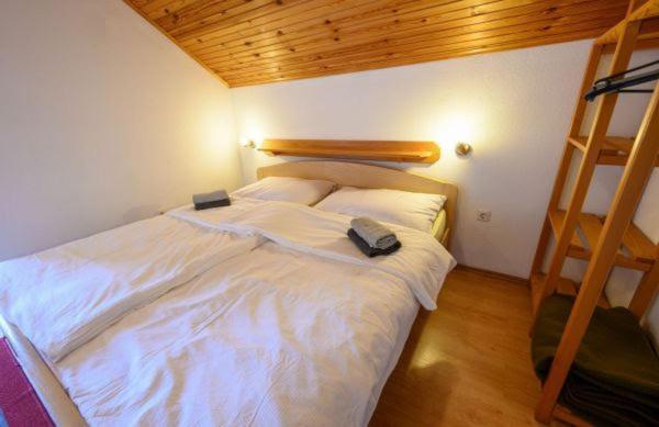 Guesthouse Mirko Hodak Селиште-Дрежничко Экстерьер фото