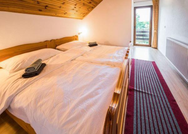 Guesthouse Mirko Hodak Селиште-Дрежничко Экстерьер фото