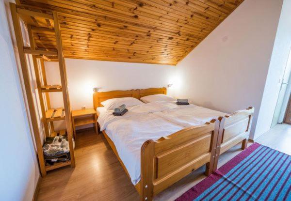 Guesthouse Mirko Hodak Селиште-Дрежничко Экстерьер фото