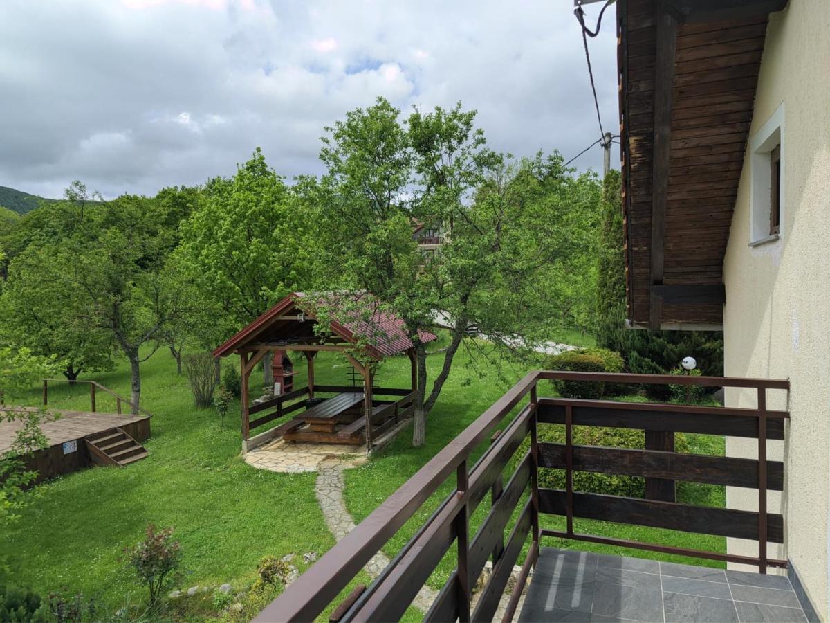 Guesthouse Mirko Hodak Селиште-Дрежничко Экстерьер фото
