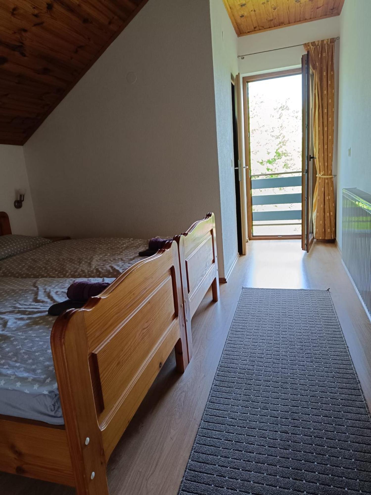 Guesthouse Mirko Hodak Селиште-Дрежничко Экстерьер фото