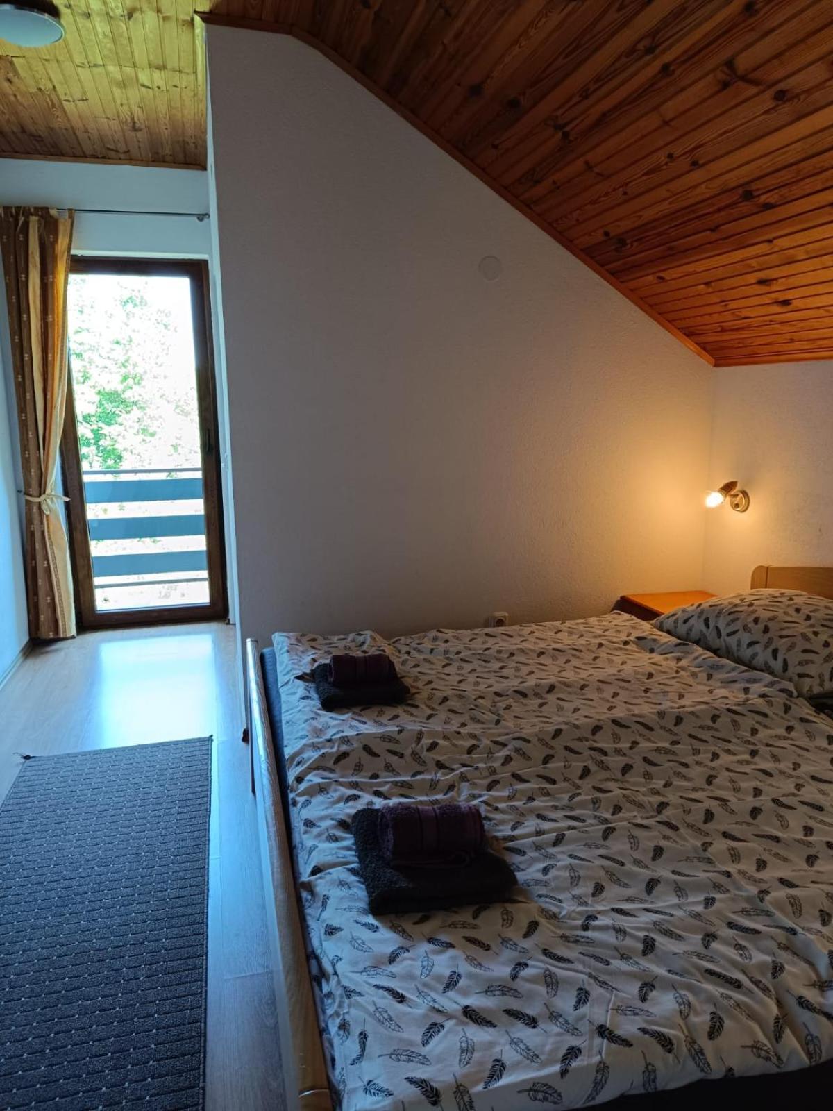 Guesthouse Mirko Hodak Селиште-Дрежничко Экстерьер фото